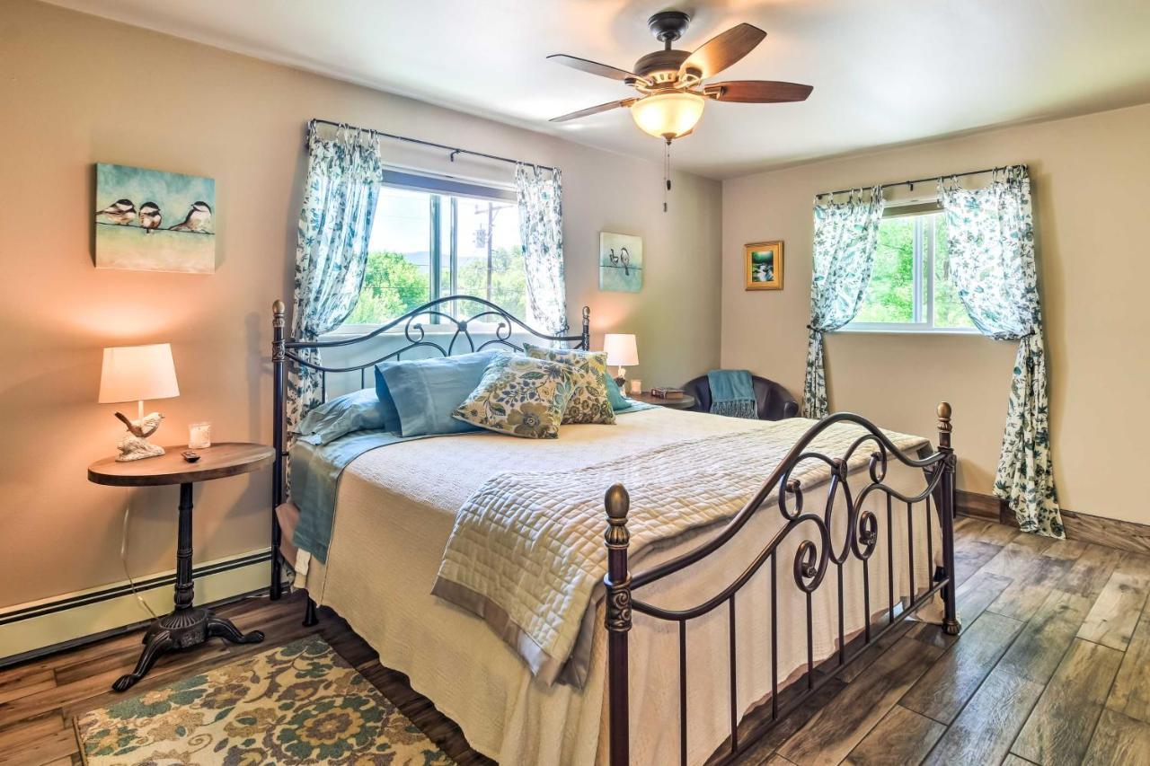 Cozy Home With Media Room Short Walk To Taos Plaza! Екстериор снимка